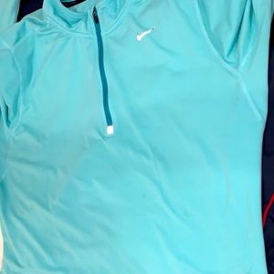 Nike drifit 1/2 Zip Athletic running workout  top thumb guard women’s size M